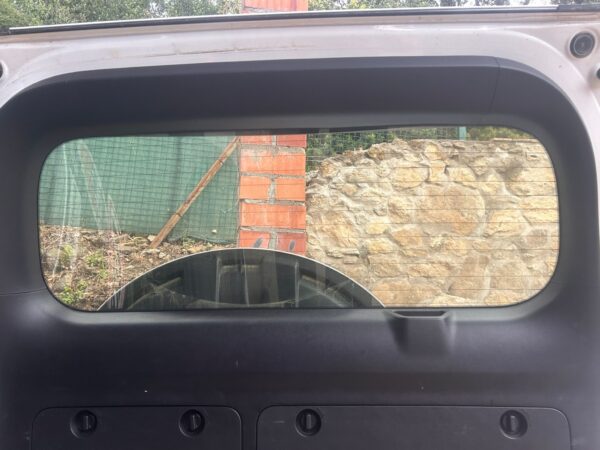 Panel Molle para ventana Land Cruiser 155 con soportes a plástico 900x300mm aprox